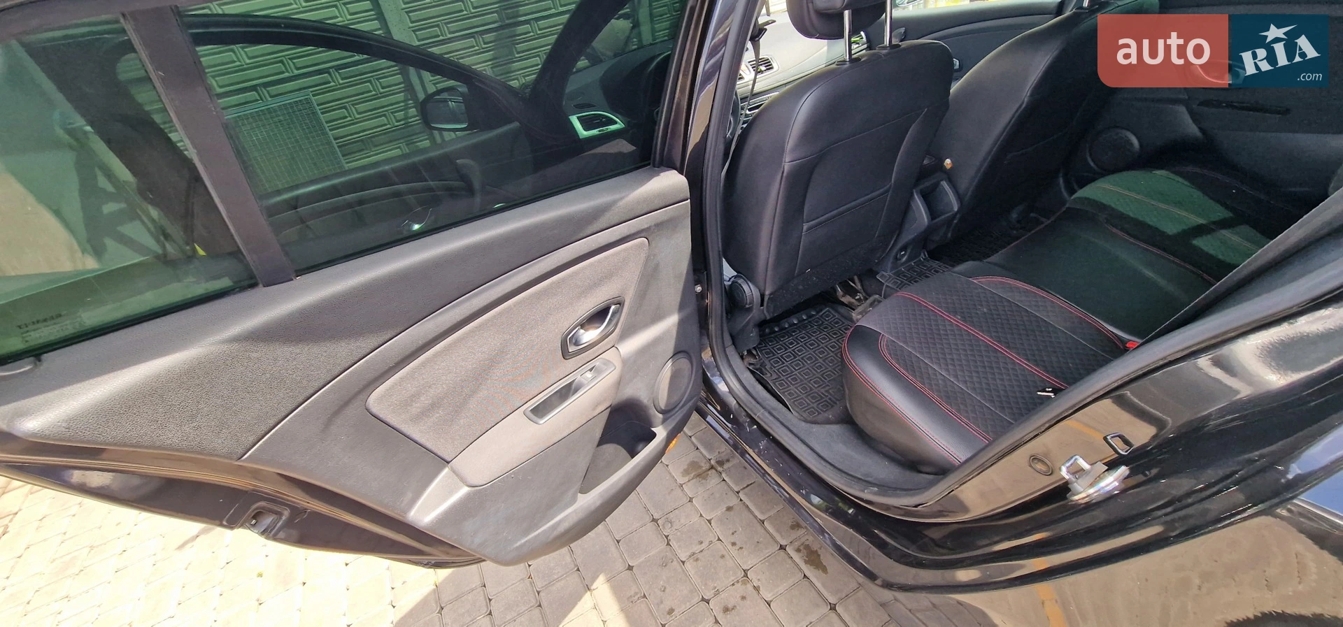 2010 Renault Megane - мініатюра 8