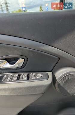 Хэтчбек Renault Megane 2012 в 