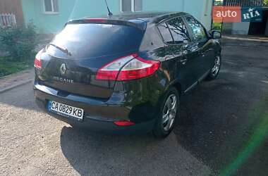 Хетчбек Renault Megane 2010 в 