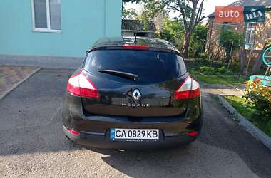 Хетчбек Renault Megane 2010 в 