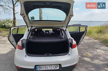 Хэтчбек Renault Megane 2013 в 