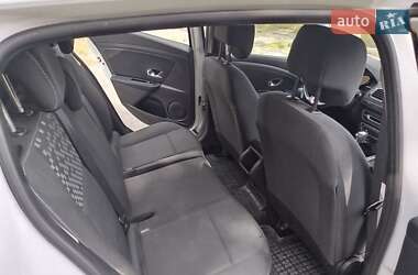 Хэтчбек Renault Megane 2013 в 