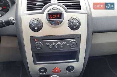 Хетчбек Renault Megane 2006 в 