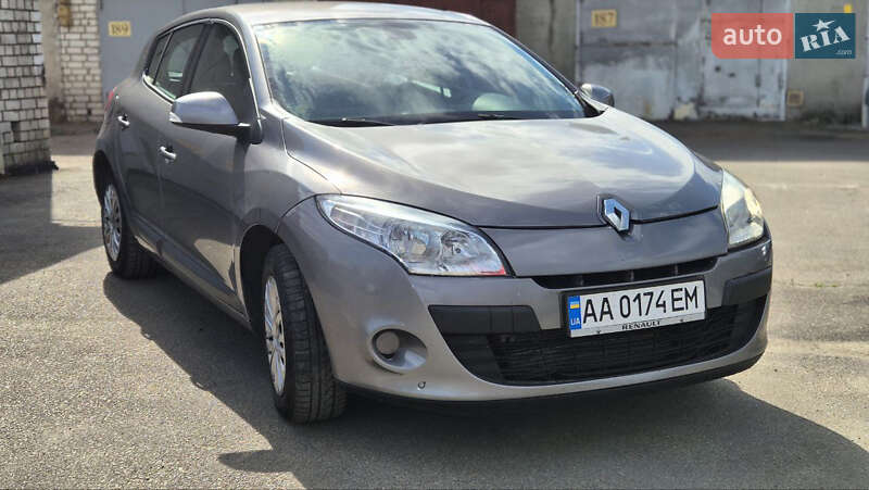 Хетчбек Renault Megane 2009 в 