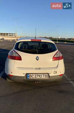 Хетчбек Renault Megane 2014 в 