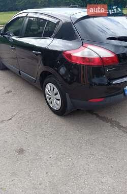 Хэтчбек Renault Megane 2011 в 