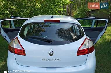 Хетчбек Renault Megane 2009 в  фото 2 Хетчбек Renault Megane 2009 в