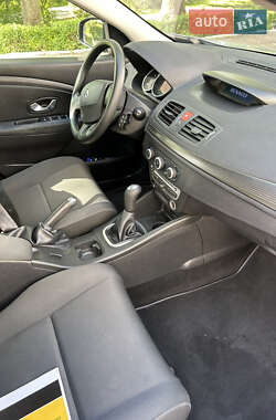 Хэтчбек Renault Megane 2010 в 