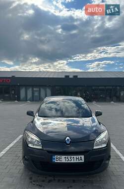 Хетчбек Renault Megane 2010 в 