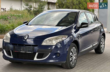 Хетчбек Renault Megane 2010 в 