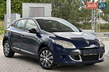 Хетчбек Renault Megane 2010 в 