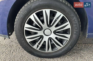 Хетчбек Renault Megane 2010 в 
