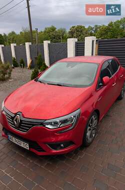 Хэтчбек Renault Megane 2018 в 