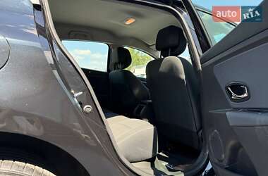 Хэтчбек Renault Megane 2012 в 