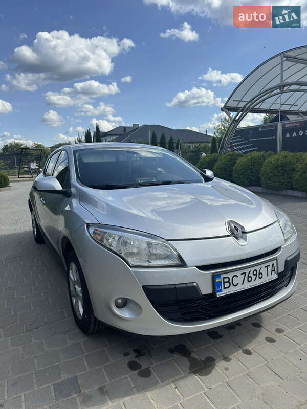 Хетчбек Renault Megane 2010 в Самборі фото 2 Хетчбек Renault Megane 2010 в Самборі