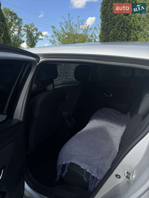 Хетчбек Renault Megane 2010 в Самборі фото 8 Хетчбек Renault Megane 2010 в Самборі