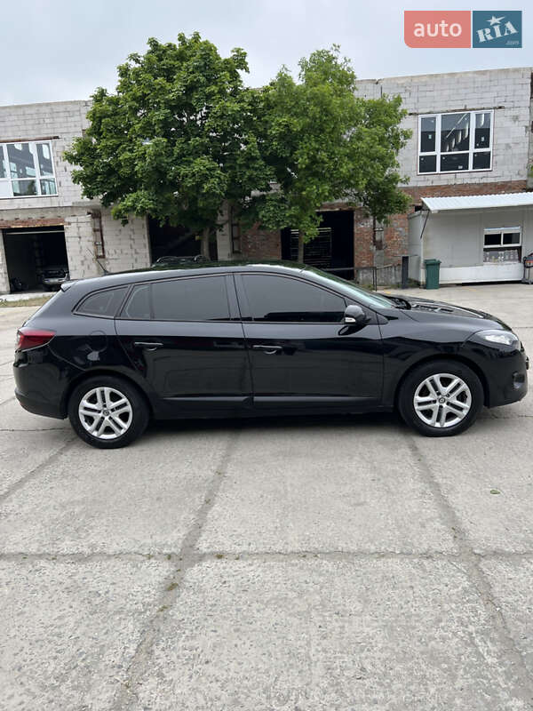 Универсал Renault Megane 2011 в Вараше
