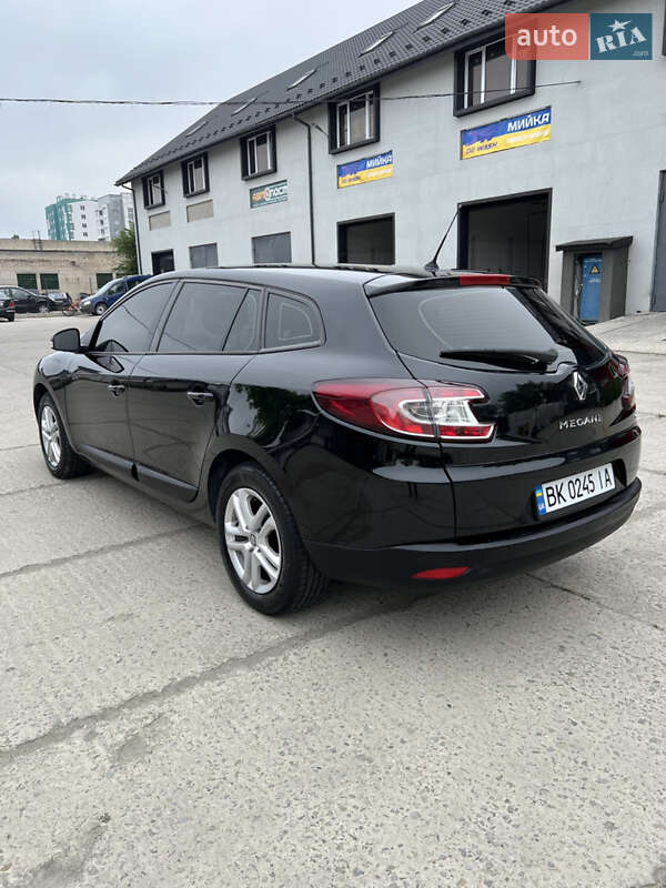Универсал Renault Megane 2011 в Вараше