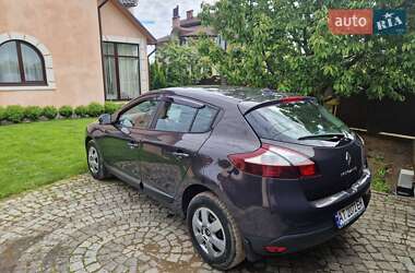 Хэтчбек Renault Megane 2015 в 
