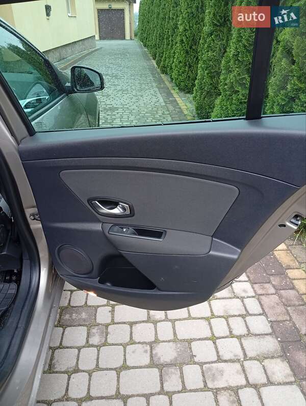 Универсал Renault Megane 2011 в Золочеве
