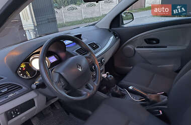 Хетчбек Renault Megane 2012 в 