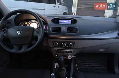 Хетчбек Renault Megane 2012 в 