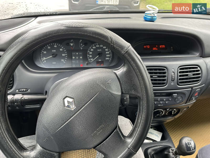 Седан Renault Megane 2002 в Сумах