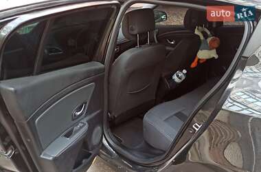 Хэтчбек Renault Megane 2010 в 