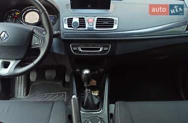 Хэтчбек Renault Megane 2010 в 