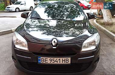 Хэтчбек Renault Megane 2010 в 