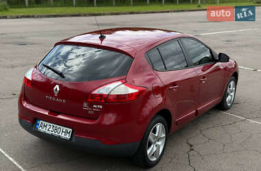 Хэтчбек Renault Megane 2014 в 