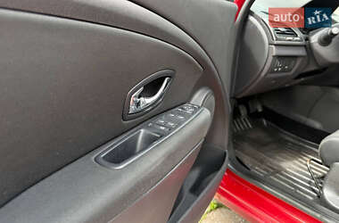Хэтчбек Renault Megane 2014 в 