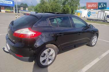 Хэтчбек Renault Megane 2012 в 