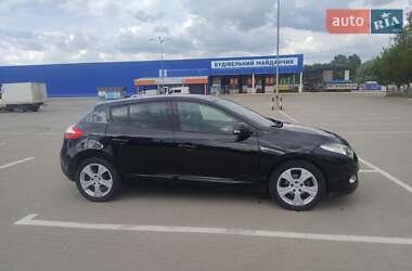 Хэтчбек Renault Megane 2012 в 