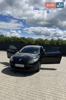 Купе Renault Megane 2010 в 