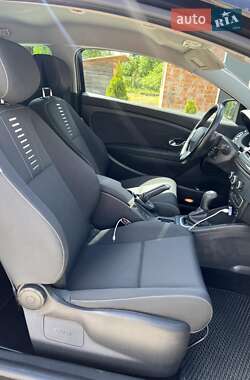 Купе Renault Megane 2010 в 