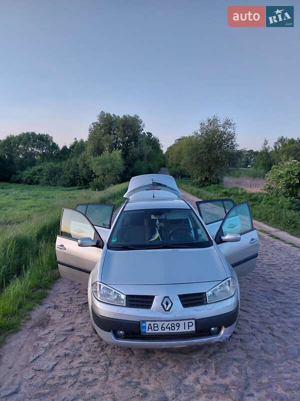 Хэтчбек Renault Megane 2005 в Литине