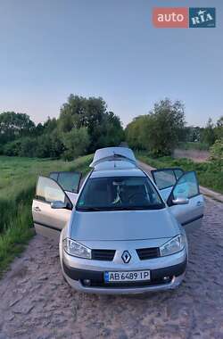 Хэтчбек Renault Megane 2005 в 