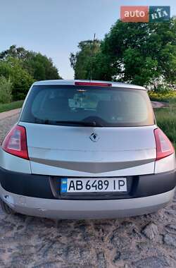 Хэтчбек Renault Megane 2005 в 
