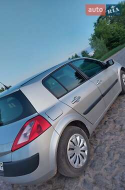 Хэтчбек Renault Megane 2005 в 