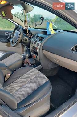 Хэтчбек Renault Megane 2005 в 