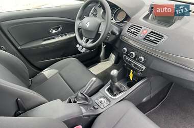 Хэтчбек Renault Megane 2010 в 