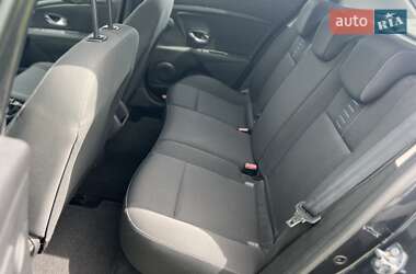 Хэтчбек Renault Megane 2010 в 