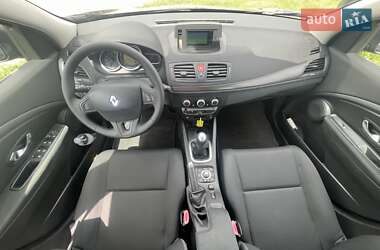 Хэтчбек Renault Megane 2010 в 