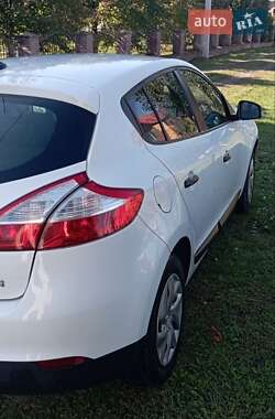 Хэтчбек Renault Megane 2013 в 