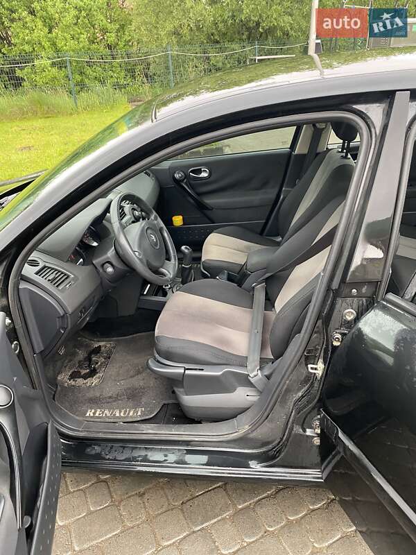 Седан Renault Megane 2006 в Дрогобичі фото 22 Седан Renault Megane 2006 в Дрогобичі