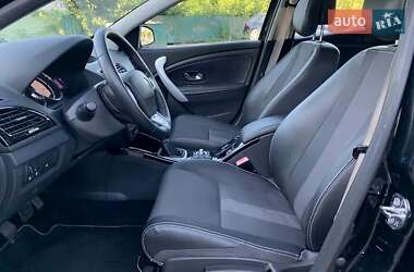 Хэтчбек Renault Megane 2011 в 