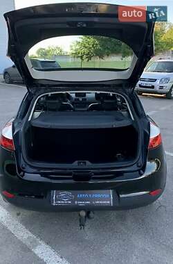 Хэтчбек Renault Megane 2011 в 