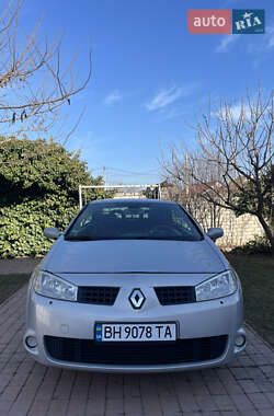 Кабриолет Renault Megane 2004 в 
