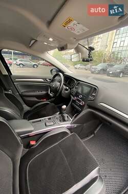 Хэтчбек Renault Megane 2016 в 